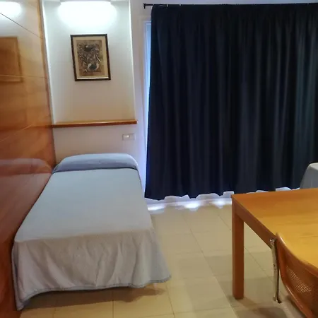 Hotel Platja D'Aro 2* بلاتجا ذارو