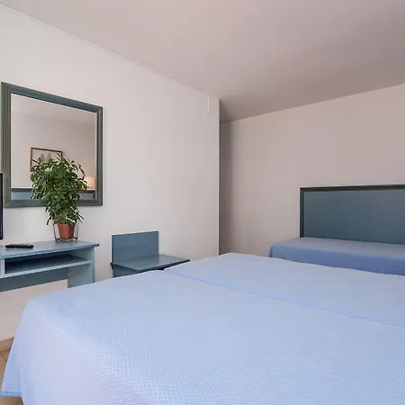 Hotel Platja D'Aro 2* بلاتجا ذارو