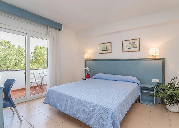 Hotel Platja D'Aro فندق 2*